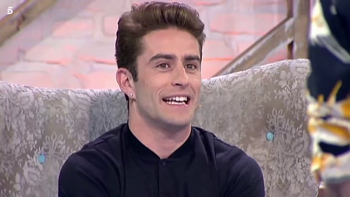 El momento en el que los hermanos le dijeron a su familia que son pareja