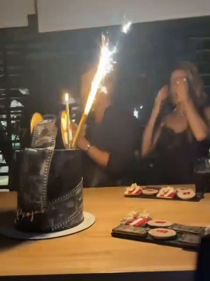 Benjamín Vicuña celebró sus 47 años junto a Anita Espasandín