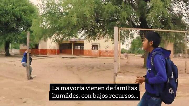 Una escuela vandalizada y sin mantenimiento, pide ayuda para mejorar su edificio