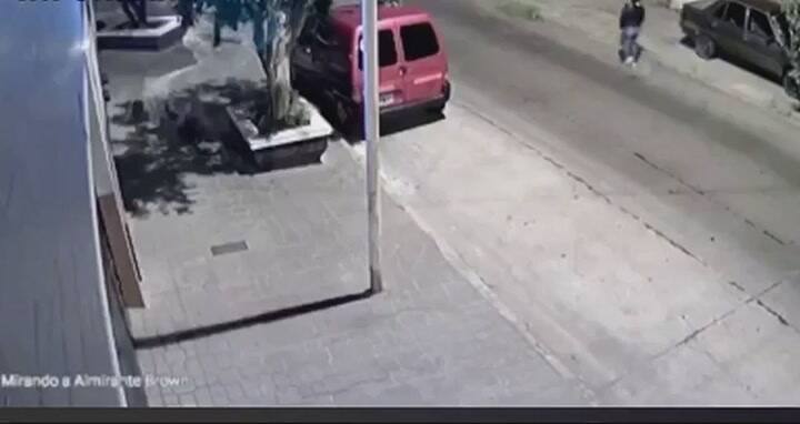 Un colectivero ayudó a una mujer que sufrió un intento de robo