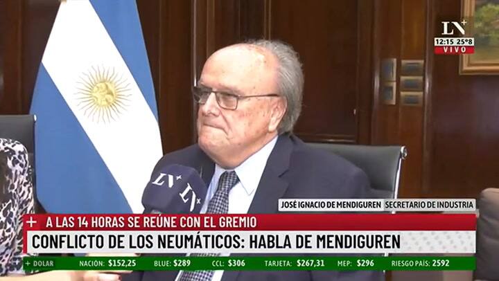 Mendiguren: 'Tenemos tres fábricas paralizadas'