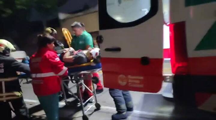 Choque en Flores: atropelló a una familia y embistió una camioneta