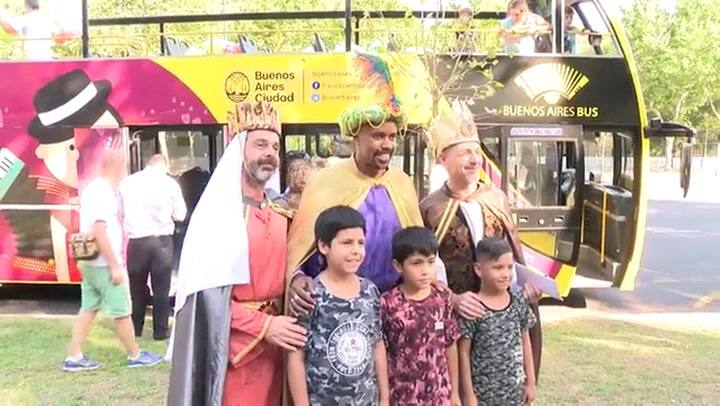 Los Reyes Magos comienzan su recorrida por Buenos Aires en Plaza Italia