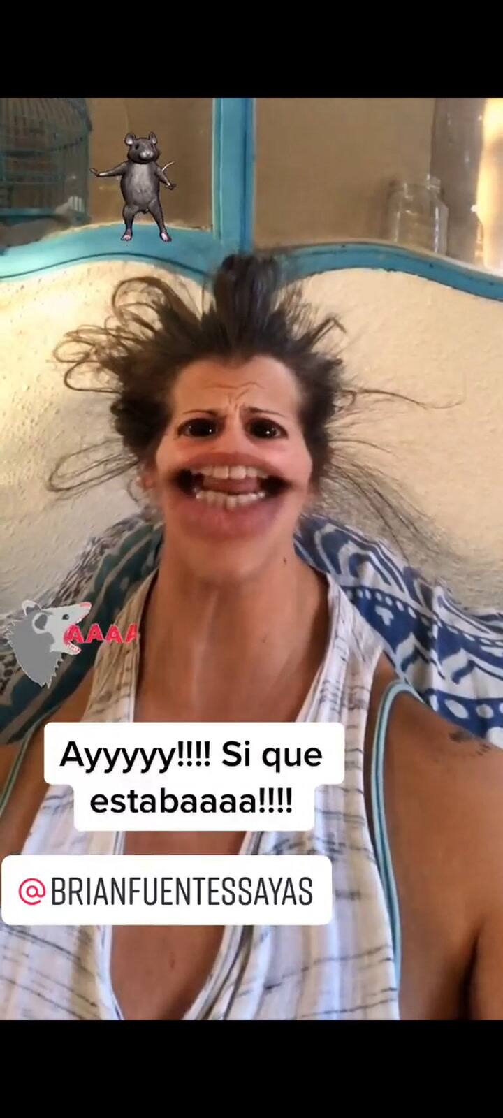 La reacción de la compañera al ver la rata en su ventana.