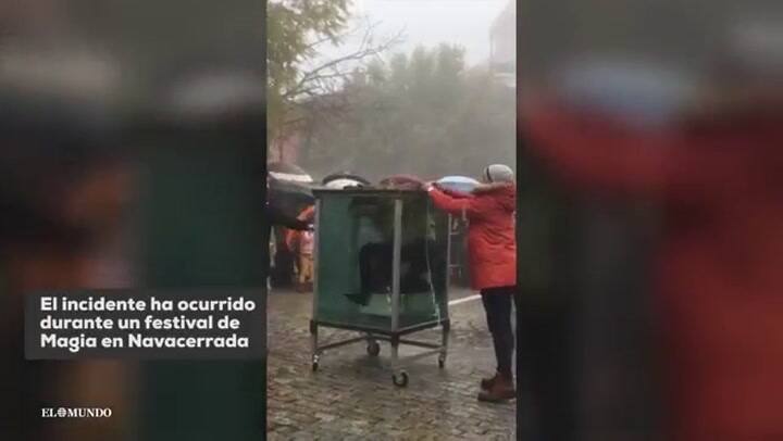 El arriesgado acto de escapismo del ilusionista Pedro Volta - Fuente: YouTube