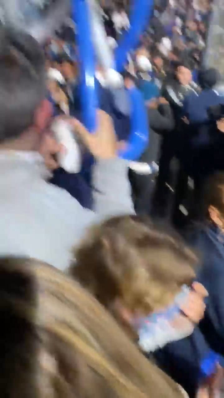 Las puertas del estadio estaban cerradas para evitar el ingreso de más simpatizantes del Lobo