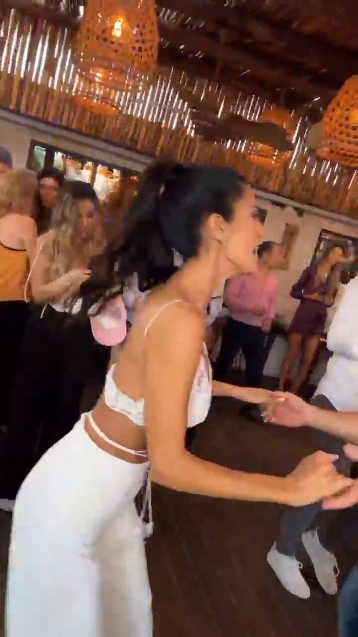 Silvina Escudero y su flamante esposo bailaron al ritmo del cuarteto en su fiesta de civil