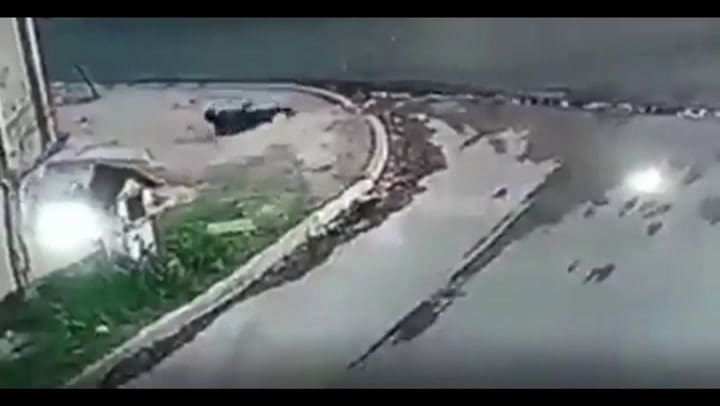 Un policía abatió a dos motochorros que le robaron a una mujer en la parada de un colectivo