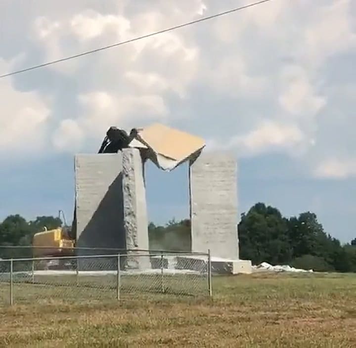 Las autoridades de Georgia decidieron demoler los restos del Stonehenge americano para evitar riesgo