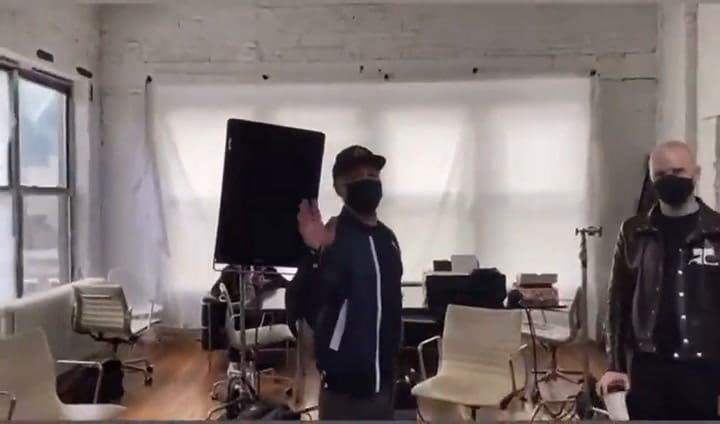 Hugh Jackman le obsequió un costoso regalo a su amigo Ryan Reynolds