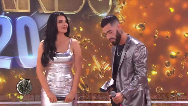 El compañero de Charlotte Caniggia se disculpó por haberse confundido en la letra de la canción - Fu