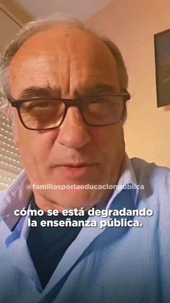 El actor de Merlí, Frances Orella, apoyó la marcha universitaria