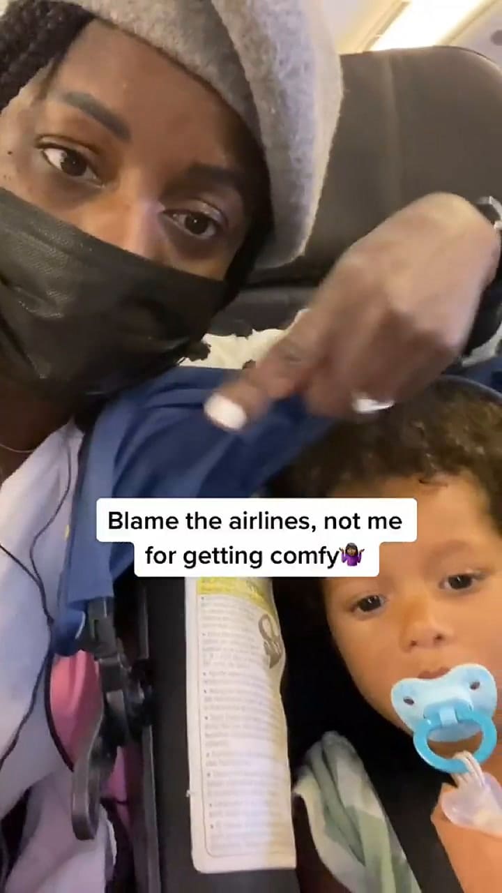 Una viajera frecuente abrió debate sobre si de debe o no reclinar el asiento del avión