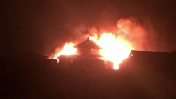 Arde castillo japonés Shuri de Okinawa declarado patrimonio de la humanidad - Fuente: Reuters