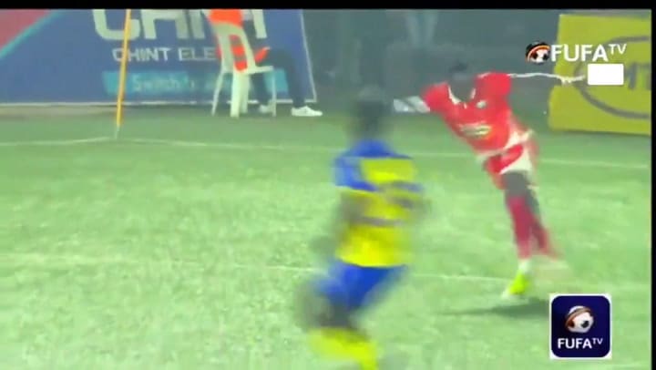 Golazo de rabona en el fútbol de Uganda