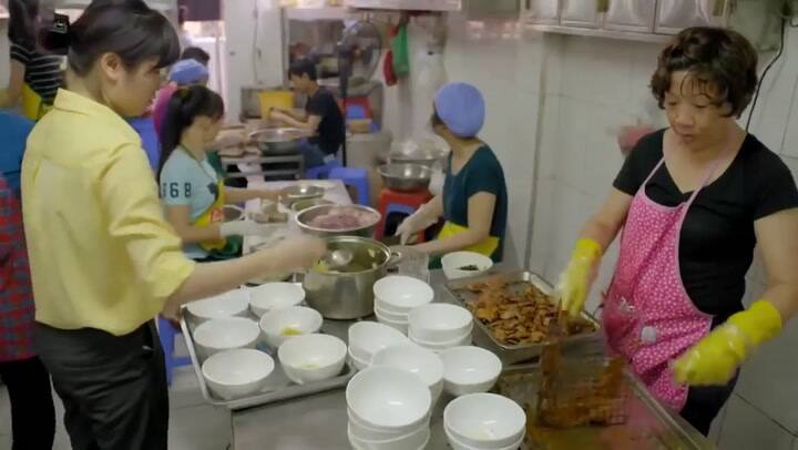 Bourdain con Obama - Fuente: YouTube