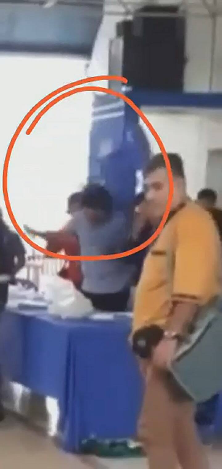 Le tiraron una silla a Evo Morales