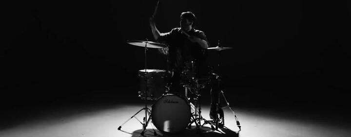 Marilina Bertoldi - 'Y deshacer' - Fuente: YouTube