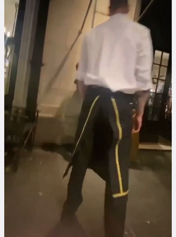 Un empleado de un restaurante en La Plata retiró a la fuerza a un vendedor ambulante