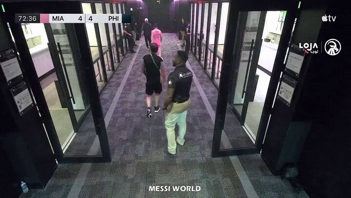 La caminata de Messi hacia el vestuario