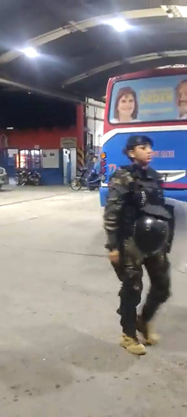 La Policía cercó la empresa e impidió que los trabajadores salieran