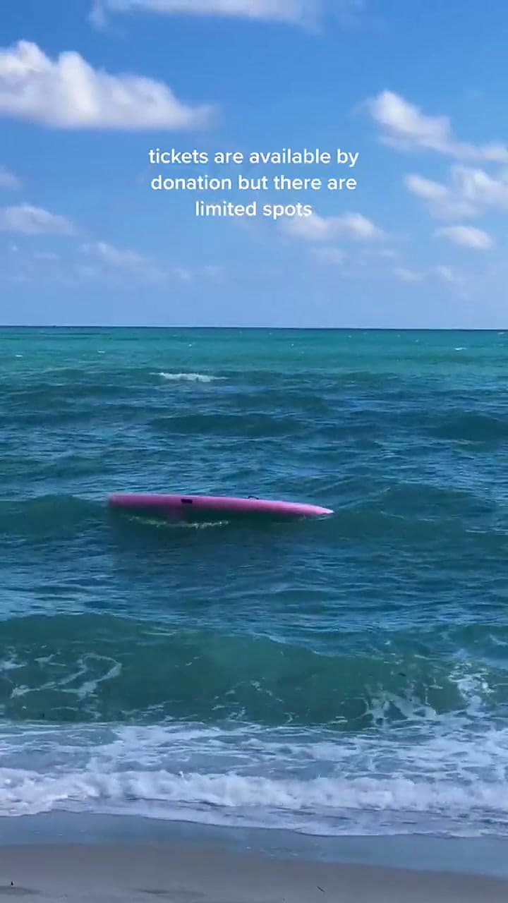 Tiktoker comparte su experiencia en 'Pink Meditation Buoys'