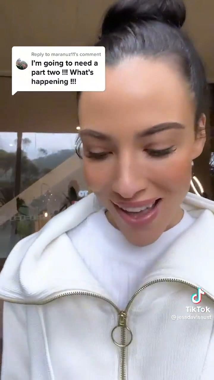 Así quedó el auto de la tiktoker después de la limpieza