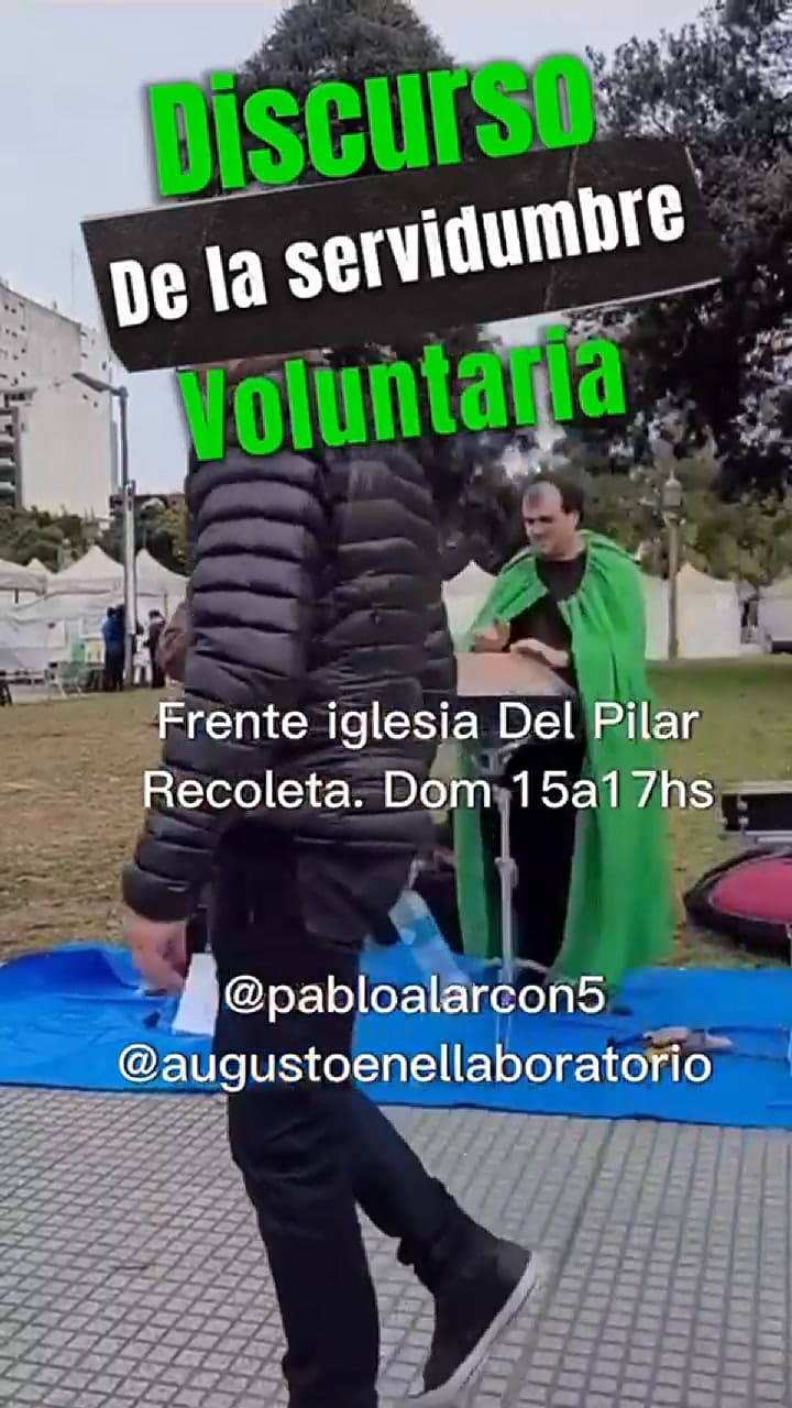 Pablo Alarcón y su monólogo en la plaza