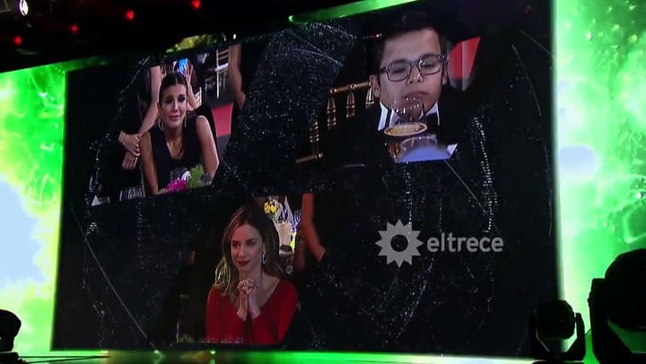 Una emocionada Andrea Rincon se llevó su Martin Fierro revelación