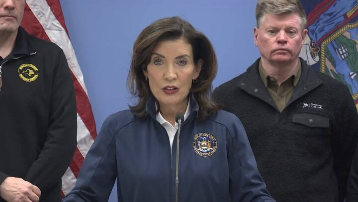 La gobernadora de Nueva York pide la renuncia de Kisti Noem