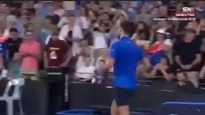 El gesto de Djokovic con un simpatizante argentino
