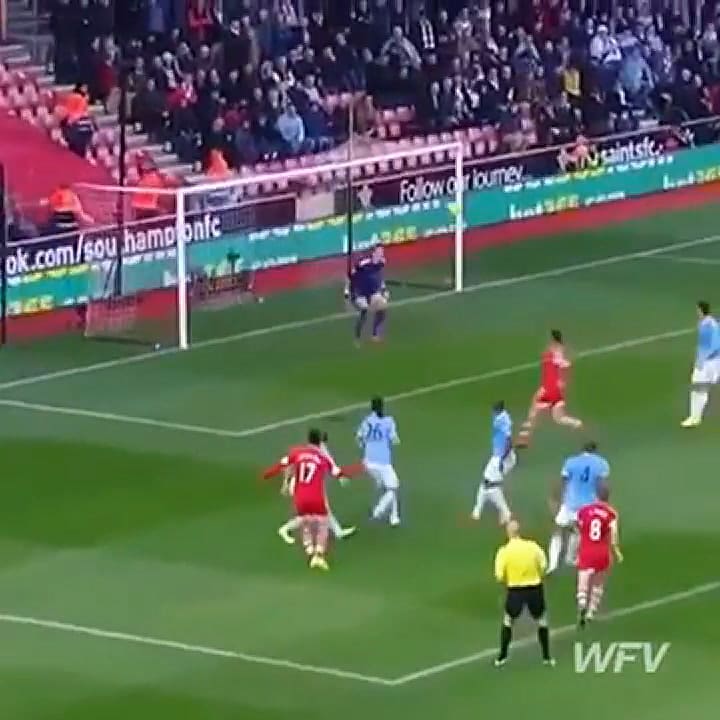 El gol de Daniel Osvaldo contra el Manchester City