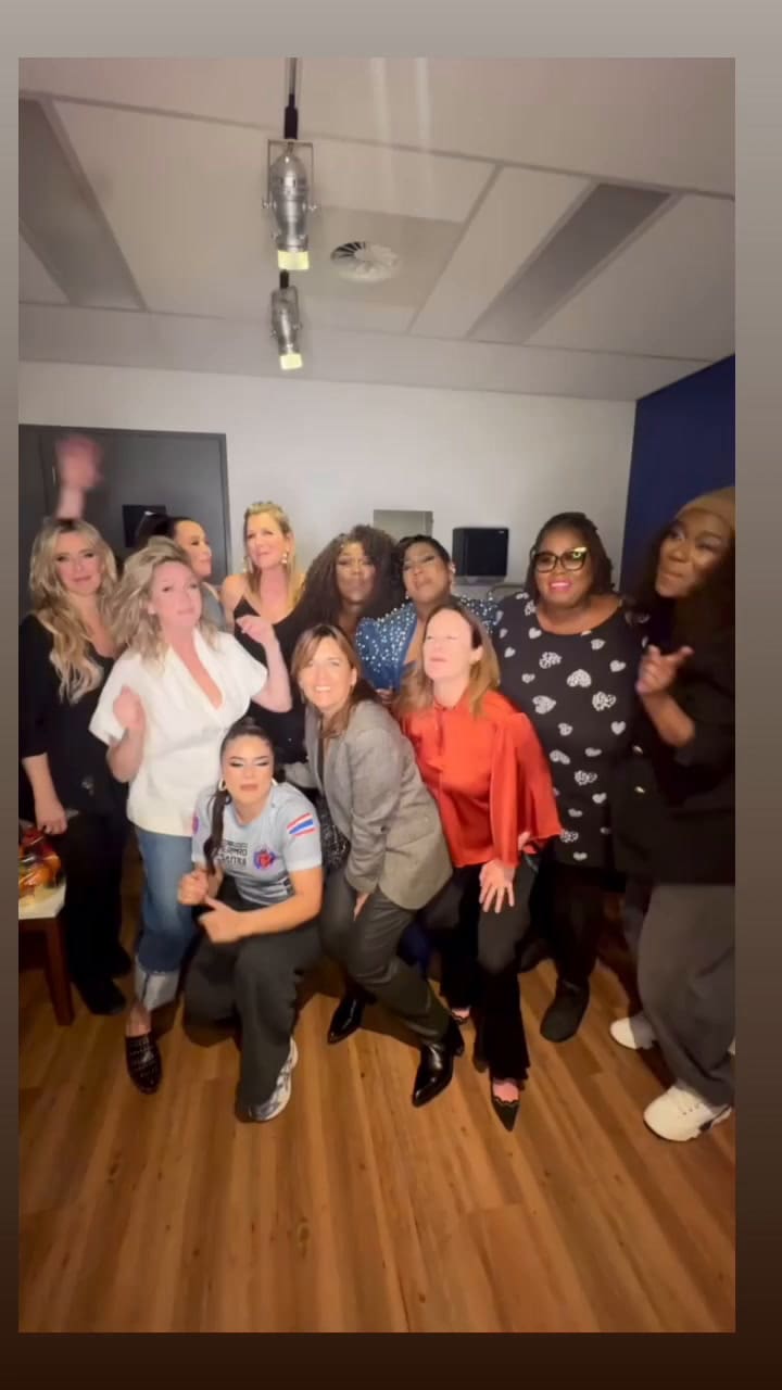 La reina Máxima cantó "We Are Family"