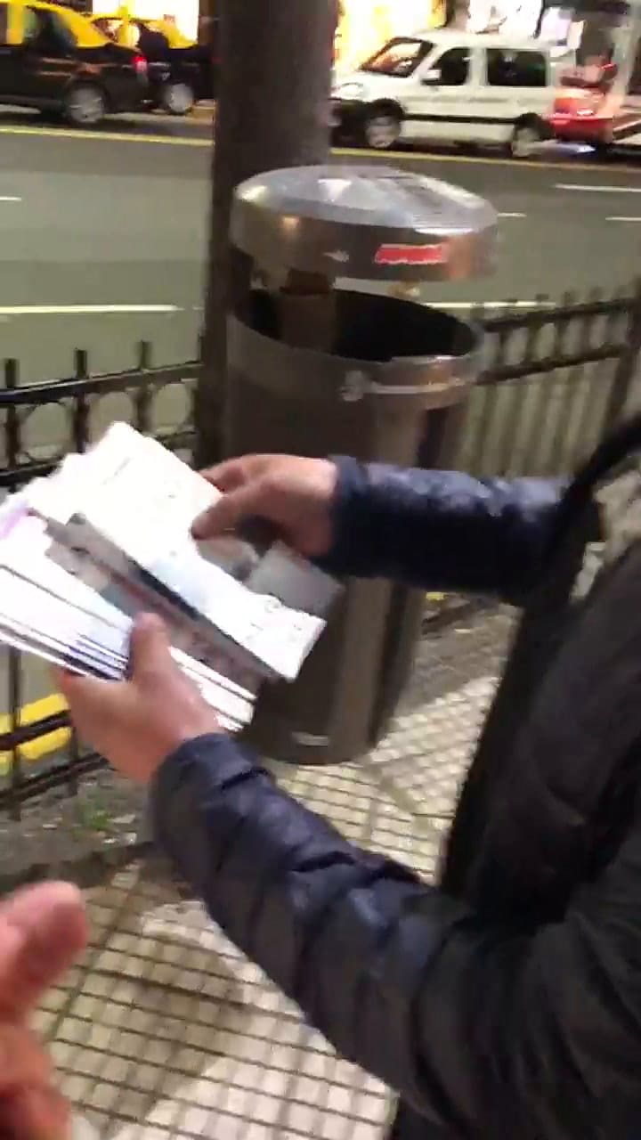 Así reparten las boletas falsas