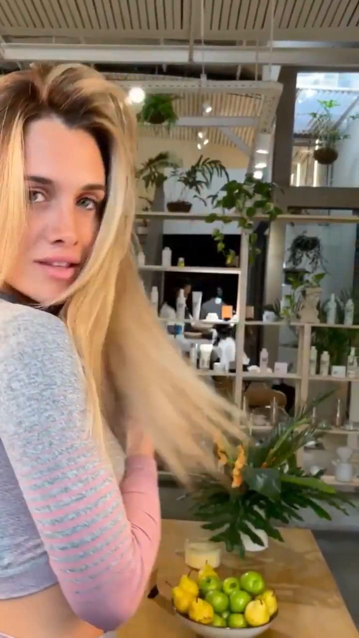 Camila Homs cambió de look