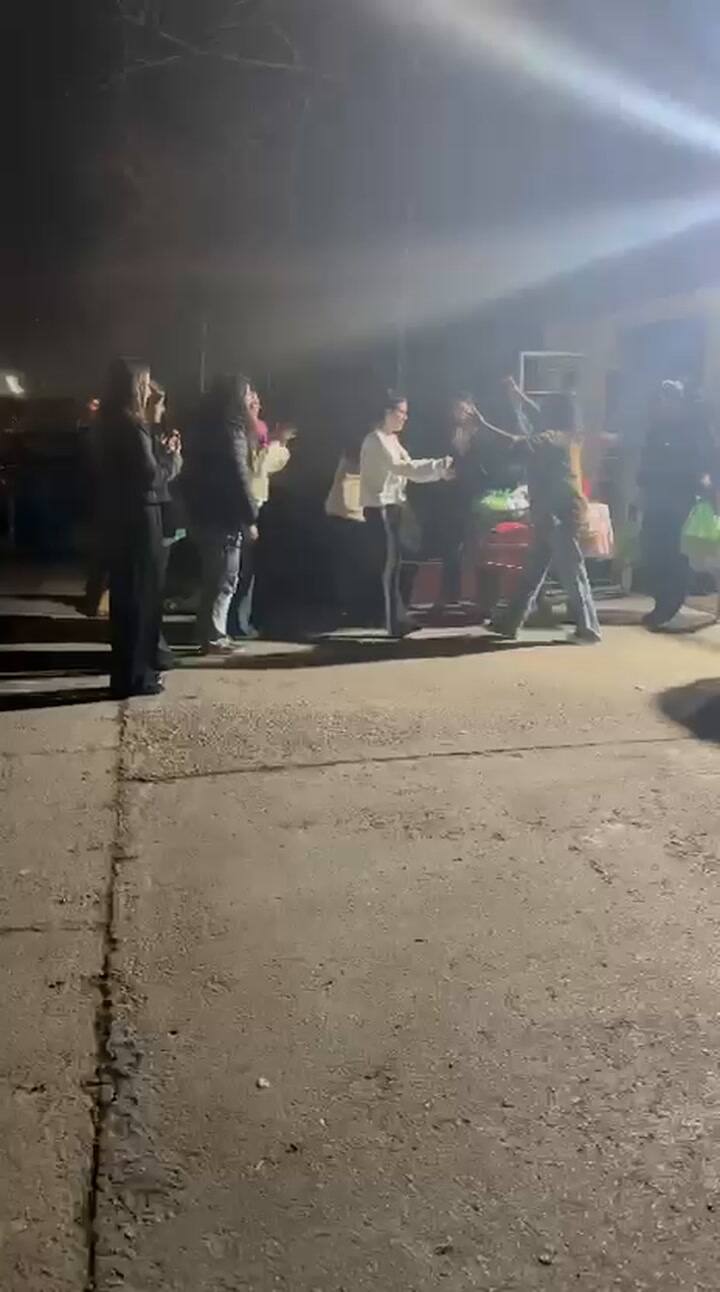 Así salía de la cárcel la concejala presa por tirar estiércol en la casa de Espert