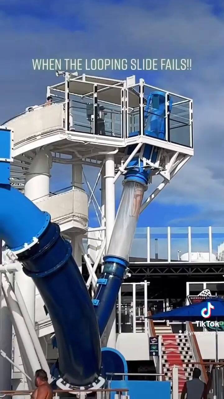 una turista quedó atrapada en un tobogán acuático de un crucero suspendido sobre el mar