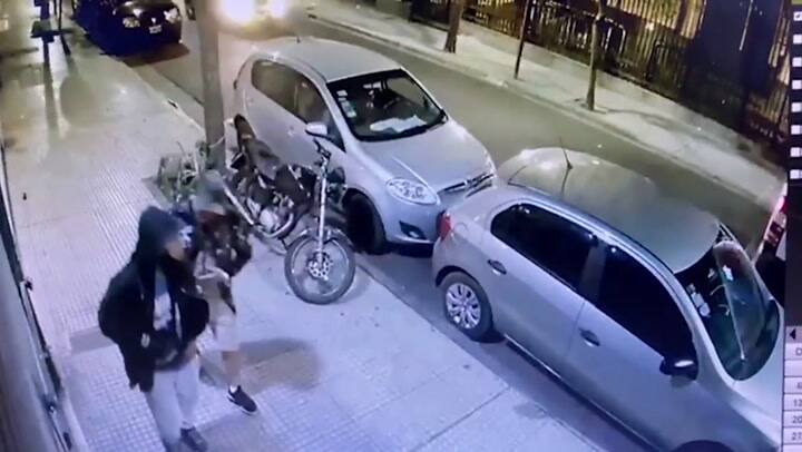 Un joven peruano fue asesinado de cinco balazos cuando caminaba por Balvanera