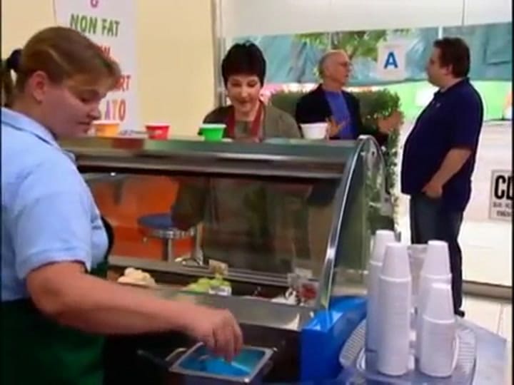 Curb Your Enthusiasm: Los abusadores de muestras gratis, grandes flagelos de la sociedad