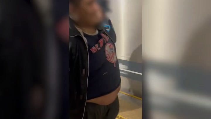 Detenido en el subte tras amenazar pasajeros