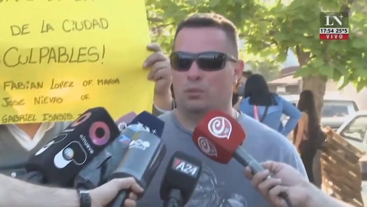 El tío de Lucas acusa a la policía de la muerte de su sobrino