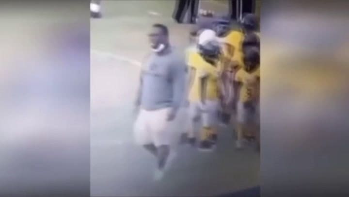 LeBron James, furioso con un entrenador que le pegó a un chico