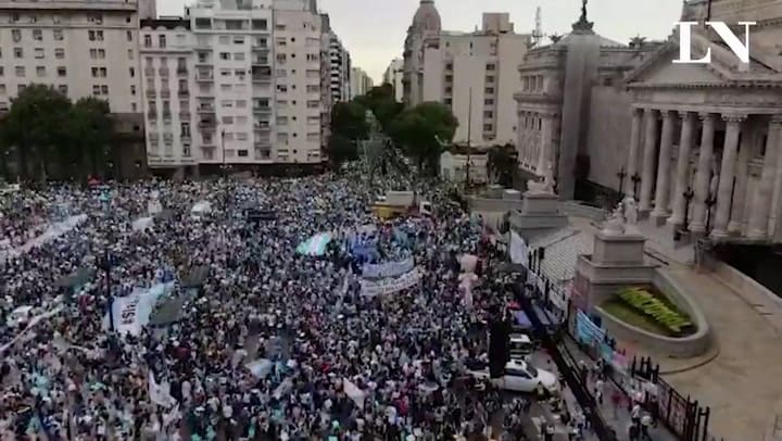 Manifestación provida en el Congreso vista desde el drone de LA NACION