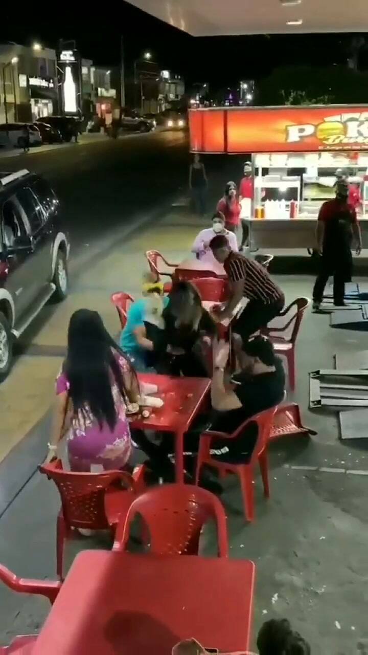 Tiktoker comparte el momento en que una mujer descubre a su novio siéndole infiel