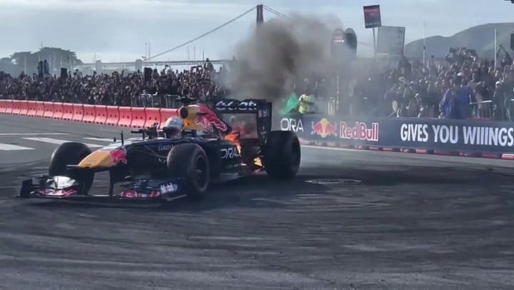 El Red Bull de Yuki Tsunoda, en llamas tras una exhibición fallida