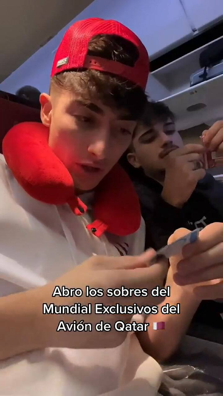 Encontró otro 'Messi' en el avión a Qatar