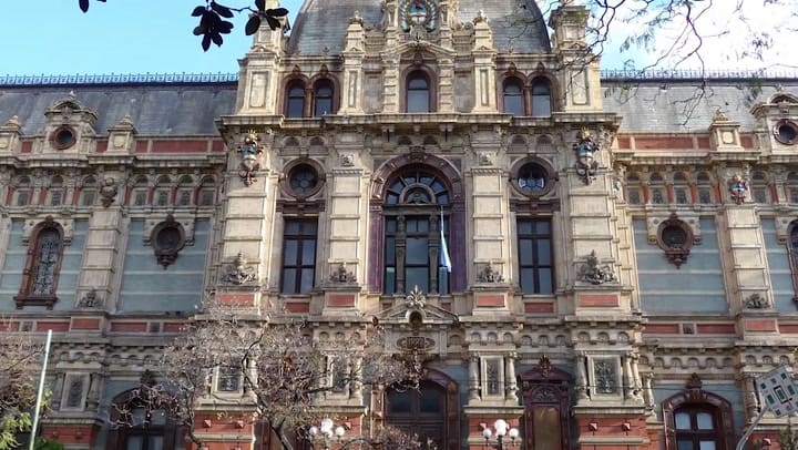 Los mitos y leyendas que rodean al Palacio de aguas