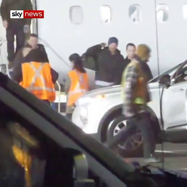 Nueva vida: el príncipe Harry llegó a Canadá y ya está con Meghan y Archie - Fuente: Sky News