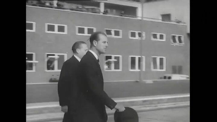 The Crown - Prince Philip's World Tour - Fuente: YouTube