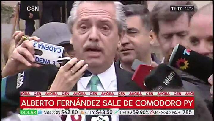 Alberto Fernandez saliendo de Comodoro PY. Fuente: C5N